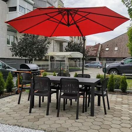 Daire Modern With Free Parking & Terrace Near