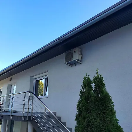 Daire Modern With Free Parking & Terrace Near